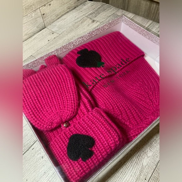 NEW Kate Spade Hat And Glove Gift Set Pink Beanie Chenille Patch Box Set - Picture 2 of 4